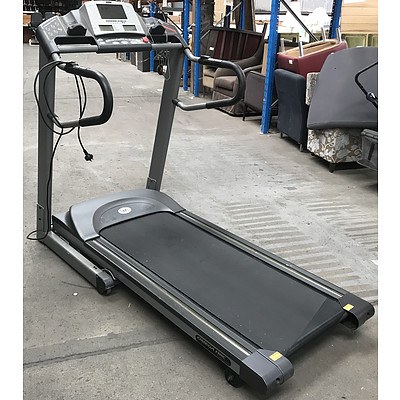 Horizon Fitness Omega HRC Entertainment Folding Treadmill