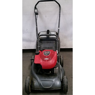 Briggs and Stratton 725 EX Series 190cc Lawn Mower and Catcher