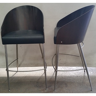 Sigtah Contemporary Tub Style Bar Chairs - Lot of Two