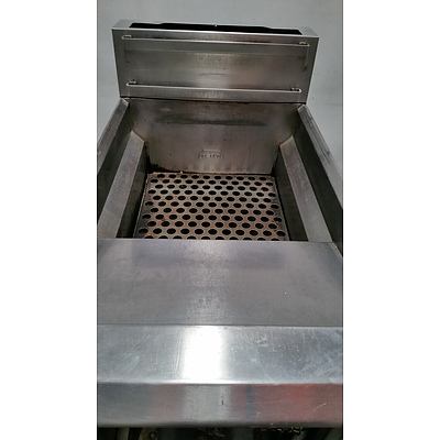 Blue Seal Vee Ray 450mm Stainless Steel Gas Deep Fryer