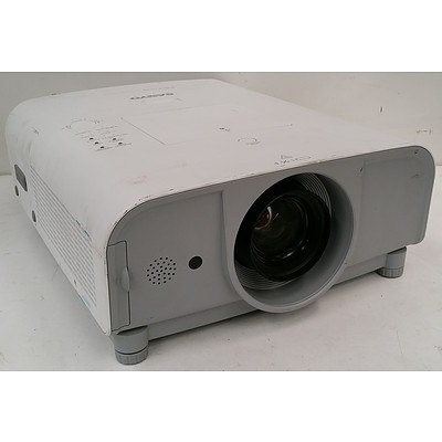 Sanyo PLC-XT20 XGA LCD Projector