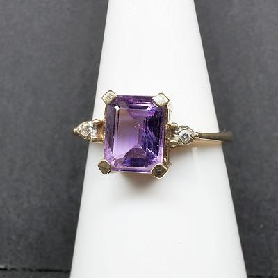 9ct Yellow Gold Ring Amethyst and Diamond Ring