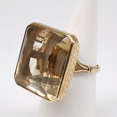 9ct Yellow Gold Ring With Large Emerald Cut Citrine