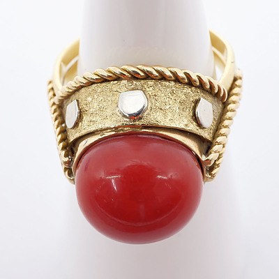 18ct Yellow Gold Ring with Dark Orange Coral