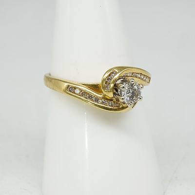 18ct Yellow Gold Ring with Round Brilliant Cut Diamond (0.20ct) Surrounded by Twenty Two Round Modern Brilliant Cut Diamonds