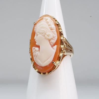 9ct Yellow Gold Shell Cameo Ring