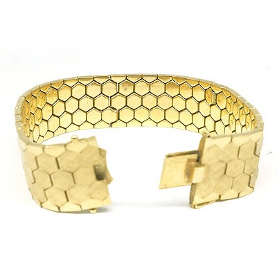 18ct Yellow Gold Snake Bracelet with a Satin Finish, 67.10g