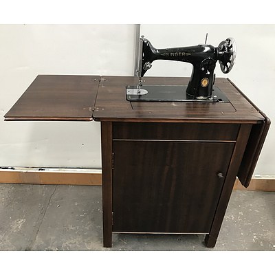 Vintage Singer Sowing Machine In Cabinet