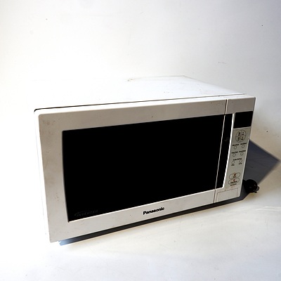 Panasonic Microwave Oven NNST557W Inverter