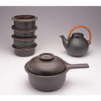 Six Pieces of Arabia Pottery Including Four Ramekins, Teapot and Casserole with Lid