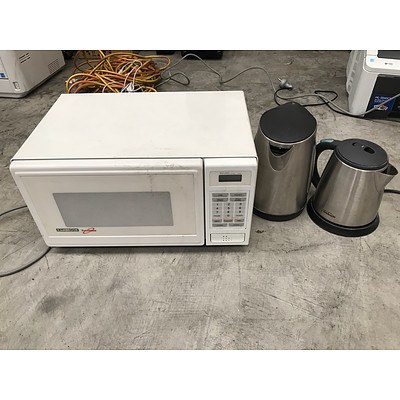 Kambrook 600 watt Microwave & 2x Sunbeam Kettles