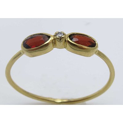 9Ct Gold Garnet & Diamond Ring