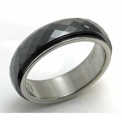 Titanium Ring - Facetted Ceramic Spinning Centre