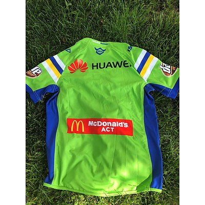 Canberra Raiders Jersey Signed by the 2019 Squad