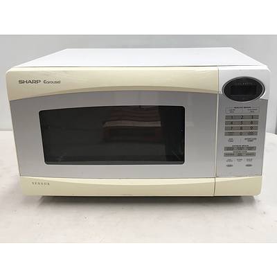 Sharp Carousel 1100W Microwave Oven