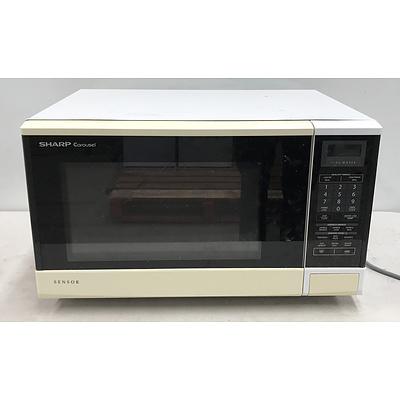 Sharp Carousel 1100W Microwave Oven