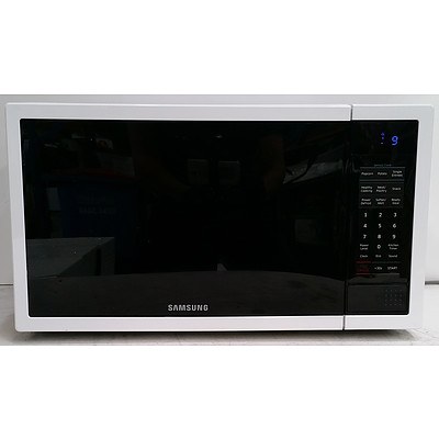 Samsung ME6124W 1000W Microwave Oven