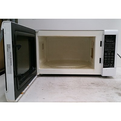 Panasonic Inverter NN-ST467W 1100W Microwave Oven