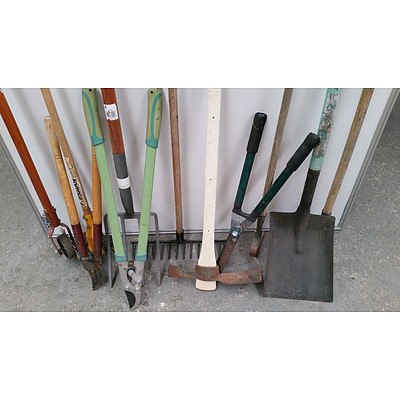 Selection of Garden Tools - Lot of 11