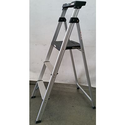 Cosco 1.3 Meter Aluminium Platform/Step Ladder