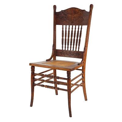 American Oak Pressback Chair with Turned Spindles, Circa 1900