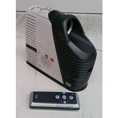 HP (MP-3135) XGA DLP Projector