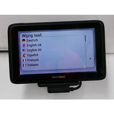 TomTom (4CQ01) GPS Receiver