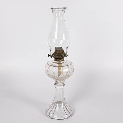 Clear Glass Table Oil Lamp with Round Ribbed Font and Base