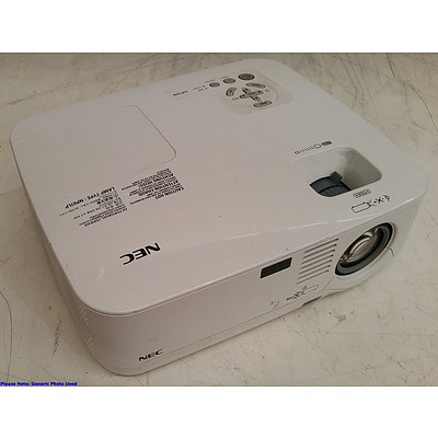 NEC (NP500) XGA 3LCD Projector