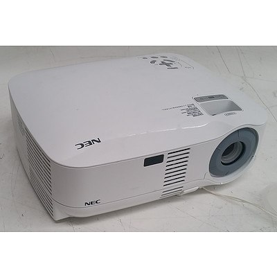 NEC (VT48) SVGA 3LCD Projector