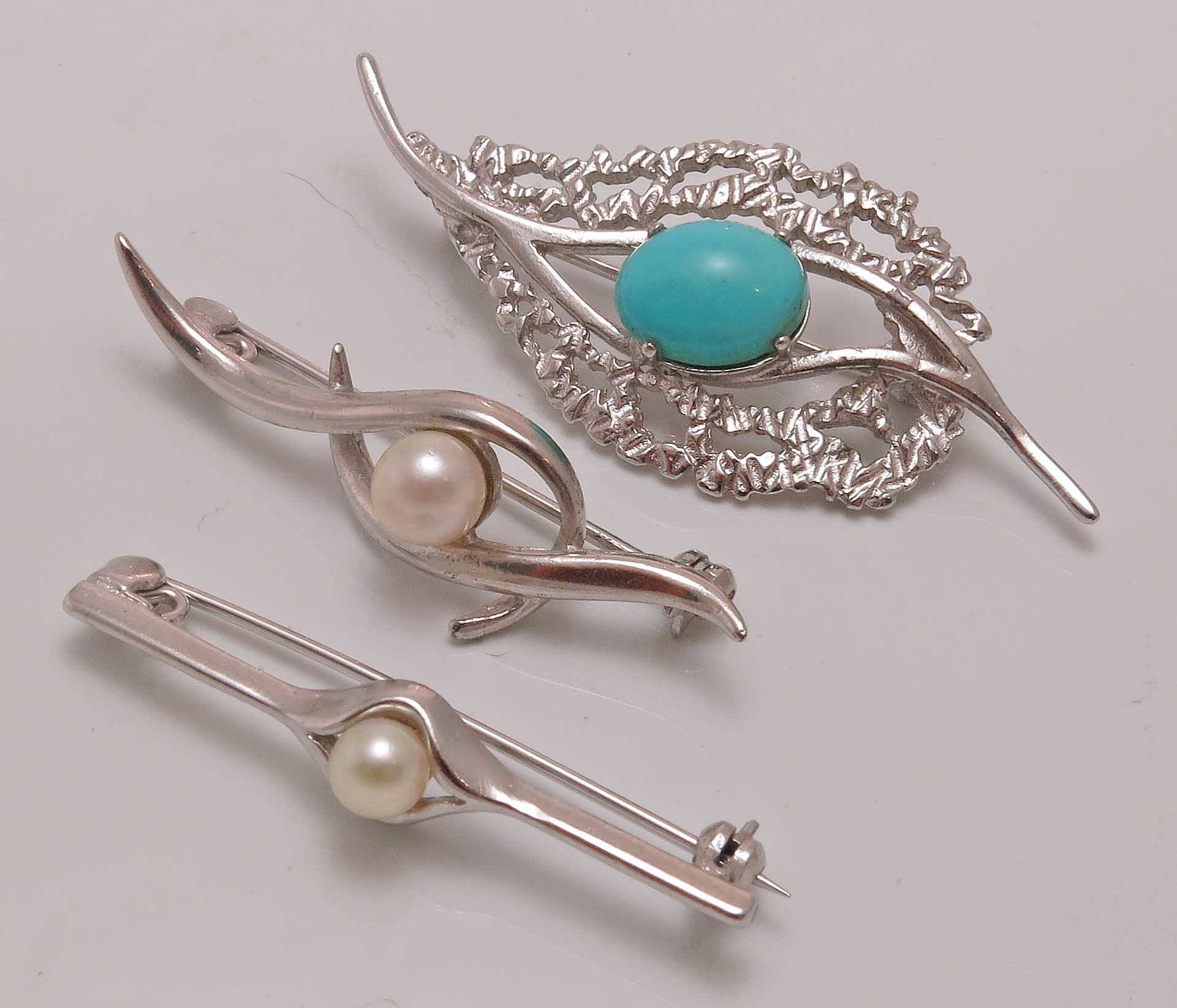 Set of 3 Silver Brooches Lot 1097552 ALLBIDS
