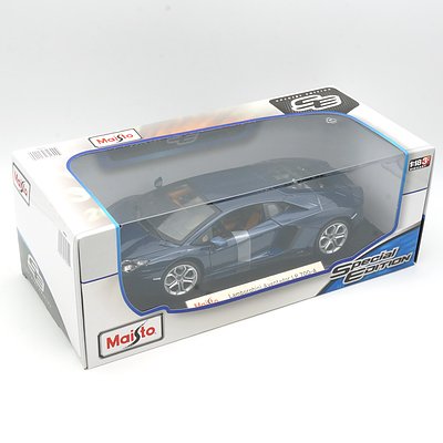 Brand New Maisto Special Edition 1:18 Diecast Lamborghini Aventador LP 700-4 Blue