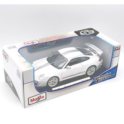 Brand New Maisto Special Edition 1:18 Diecast Porsche 911 GT3 RS 4.0