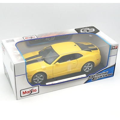 Brand New Maisto Special Edition 1:18 Diecast 2010 Chevrolet Camaro SS RS Yellow