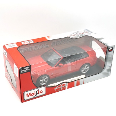Brand New Maisto Special Edition 1:18 Diecast 2010 Ford Mustang GT