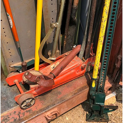 Lot 16 - Assorted Jacks and Tooling