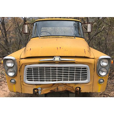 Lot 283 - International Truck AA130