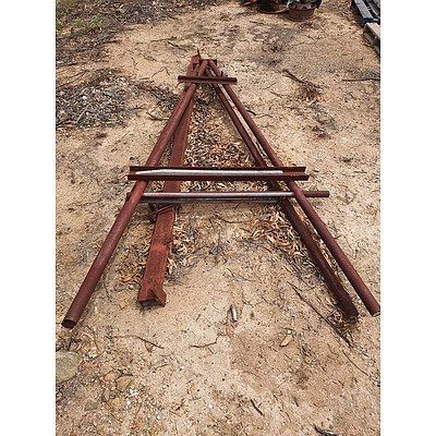 Lot 324 - Gantry Frame