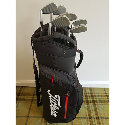 7 x Mizuno JP919 Irons and Golf Bag - Value $2000