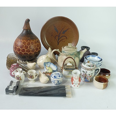 A Quantity of Decorative and Kitchen Items