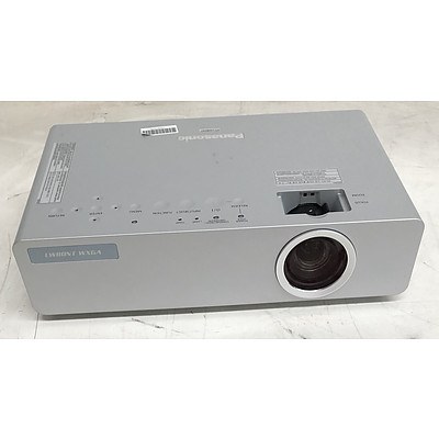Panasonic (LW80NT) WXGA 3LCD Projector