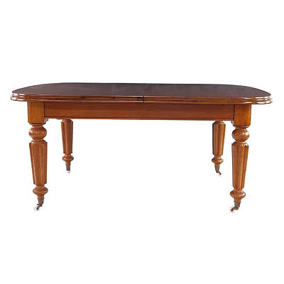 Mid Victorian Mahogany Two-Leaf Dining Table, Circa 1860