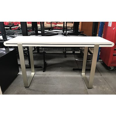 White Modern Living Room Table with Gloss Finish and Metallic Legs