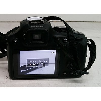Panasonic Lumix (DMC-FZ70) Digital Camera