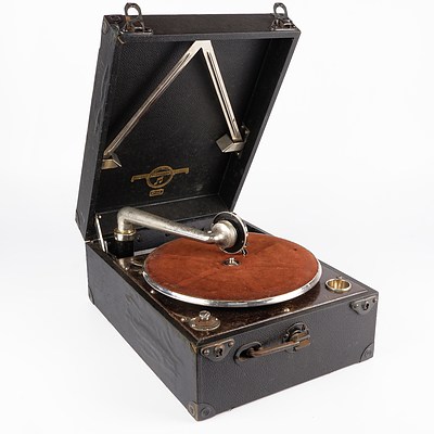 Vintage Columbia No 112 Viva Tonal Grafonola Portable Gramophone in Black Case
