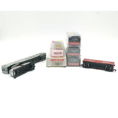 Assortment of Eight Scale Model Carriages Including: Arnold, Model Power, Roundhouse Products and Bachmann.