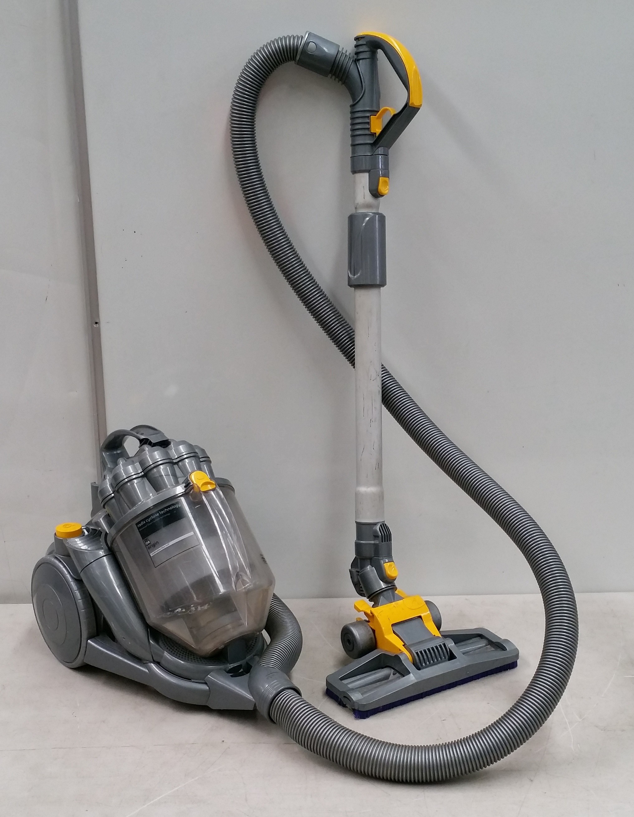 Dyson Cylinder Vacuum Cleaner - Lot 1097452 | ALLBIDS