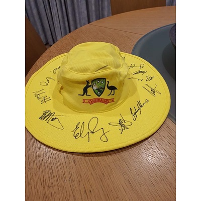 Signed Australian Womans T20 World Cup 2020 yellow floppy cap, signed by whole squad.
