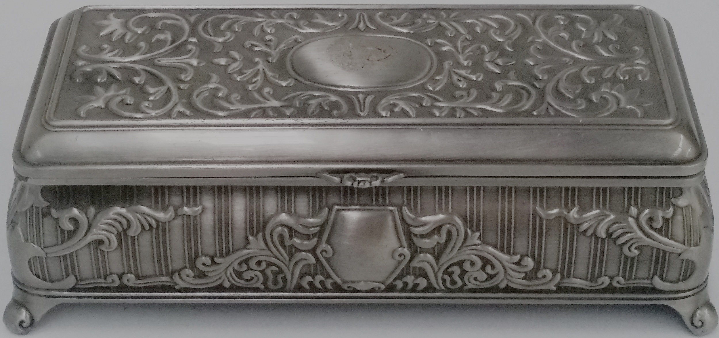 Pewter Jewellery Box - Lot 1118066 | ALLBIDS