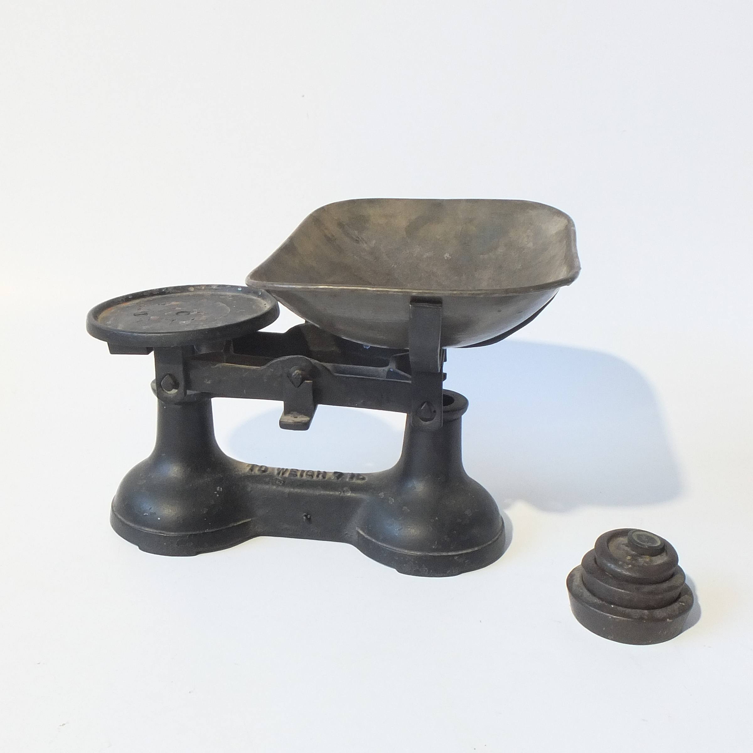 Set Of Vintage Scales And Weights Lot 1111768 ALLBIDS   31474 111.JPG